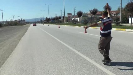 Jandarmadan Sürücü ve Yolculara Bayram Şekeri