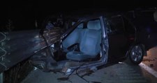 Kaza Yapan Otomobil İkiye Bölündü: 3 Yaralı