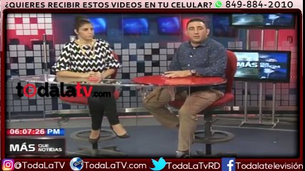 Agreden a pedradas a Marlín Martínez al momento de traslado al Palacio de Justicia SFM-Más Que Noticias-Video