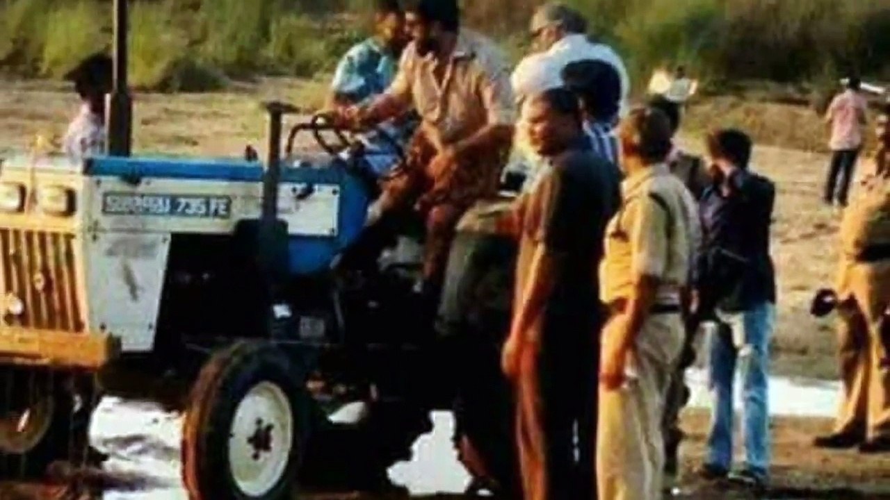 దుమ్ము లేపే రంగస్థలం టీజర్ | Rangasthalam 1985 Teaser | ఫాన్స్ కి పవన్ కల్యాణ్ బర్త్డే గిఫ్ట్