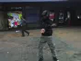 Fathi en mode tecktonik