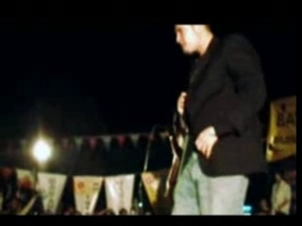 Barikat : Parmak Çekek