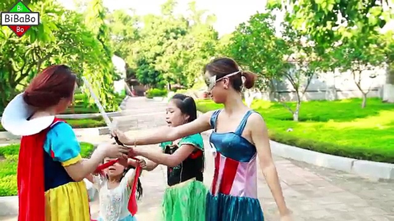 И Анна Эльза Семья весело в в в в сиденье жизнь реальная снег человек-паук