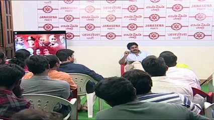 Pawan Kalyan Shocking Comments On Chiranjeevi's Praja Rajyam Party || SuperMirchi