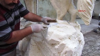 Afyonkarahisar Ülkü Ocakları İçin Kurt Heykeli Yaptı