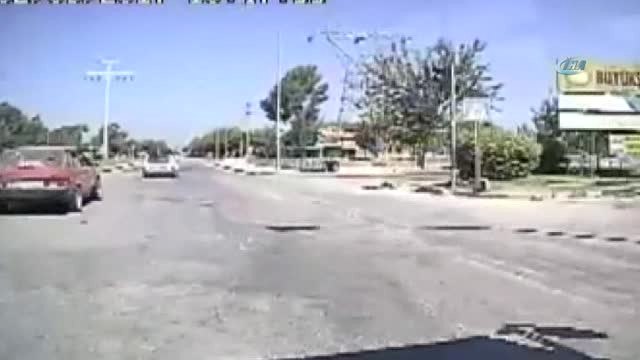 Otobüste Dehşet Anları Kamerada... Belediye Otobüsüne Saldırıp Yolcuyu Darp Ettiler