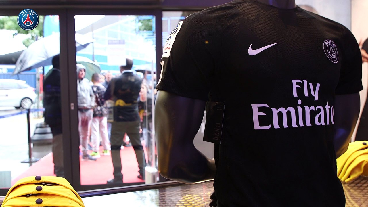 2017-18 third kit's launch at the Megastore