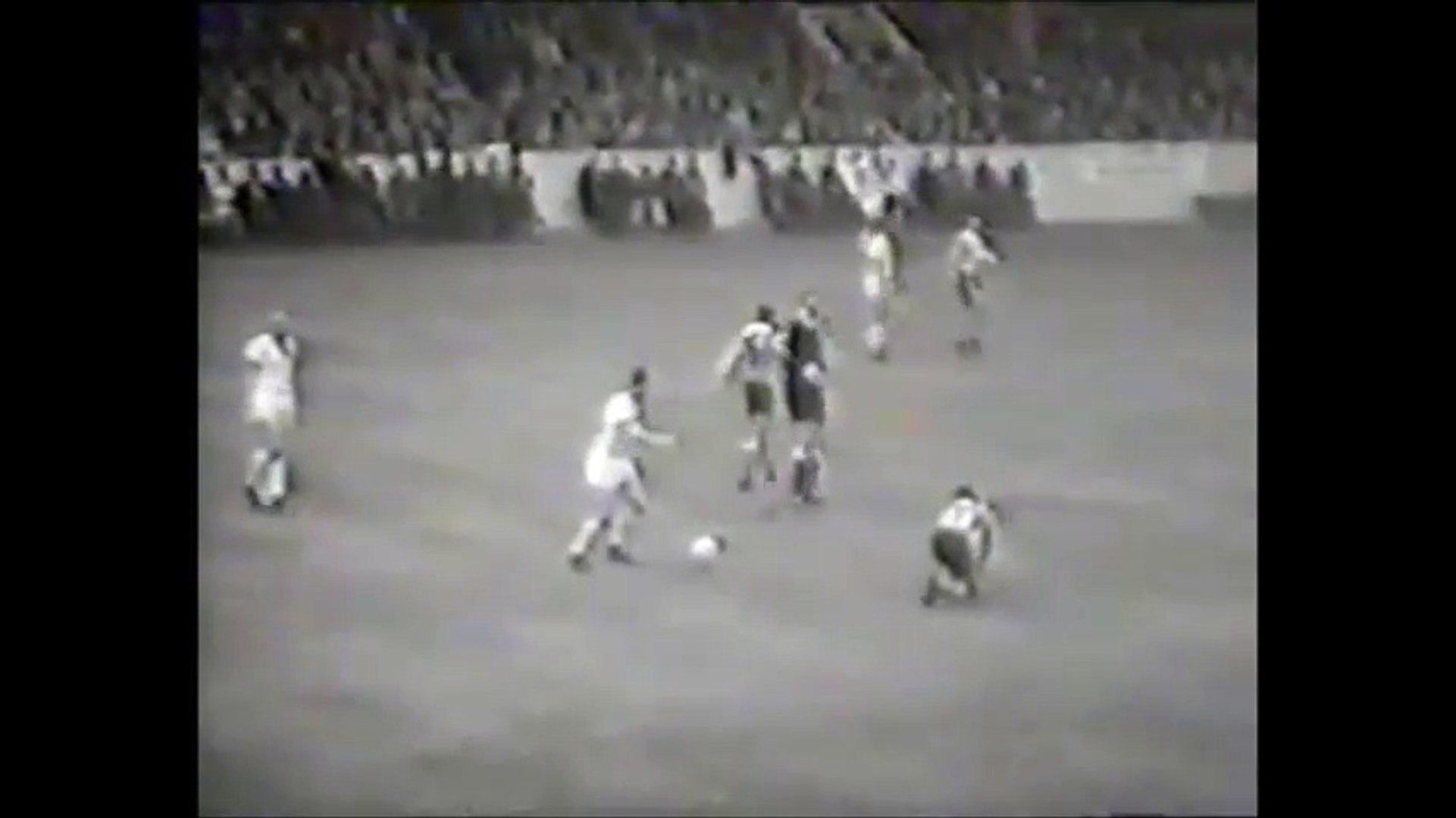Uwe Seeler vs Argentina - World Cup 1966(All Touches and Actions)
