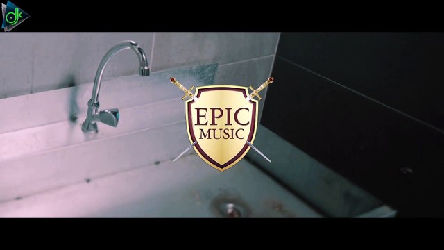 Κώστας Δόξας - Εδώ Δε Μένει Κανείς (Official Music Video)