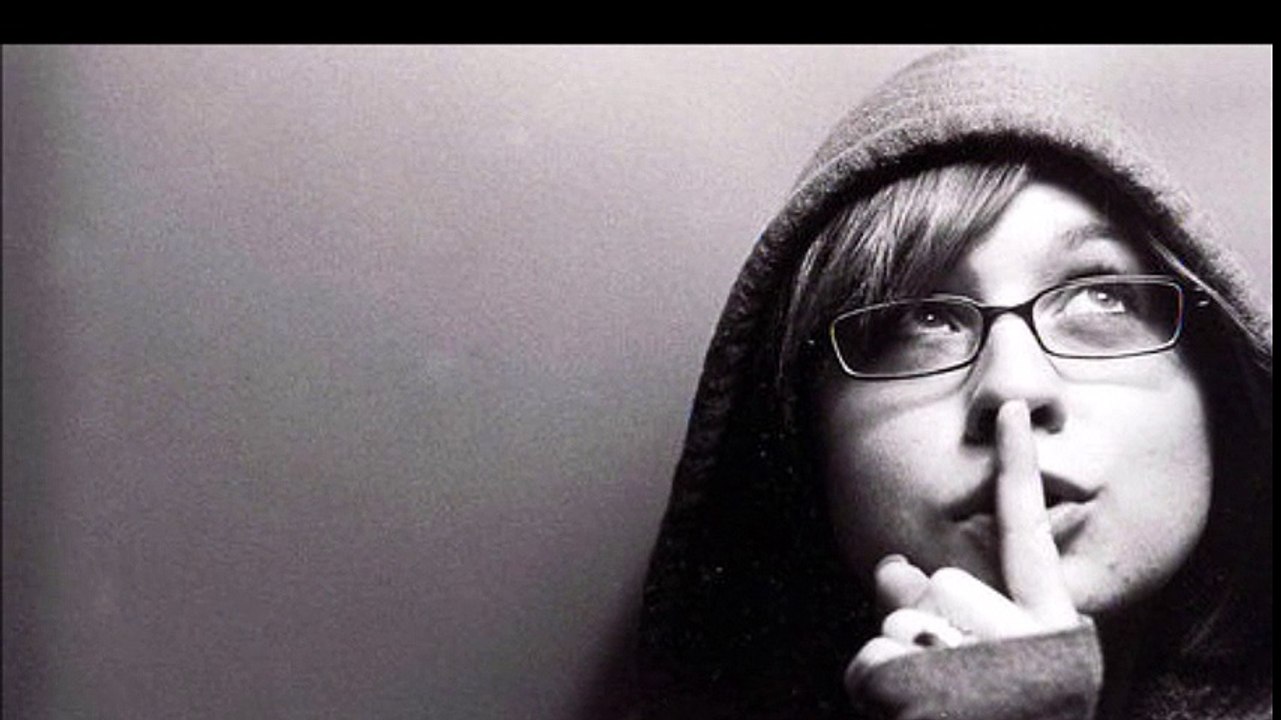 Silence. DMG Sarok. Tous droits réservés, Sabam.