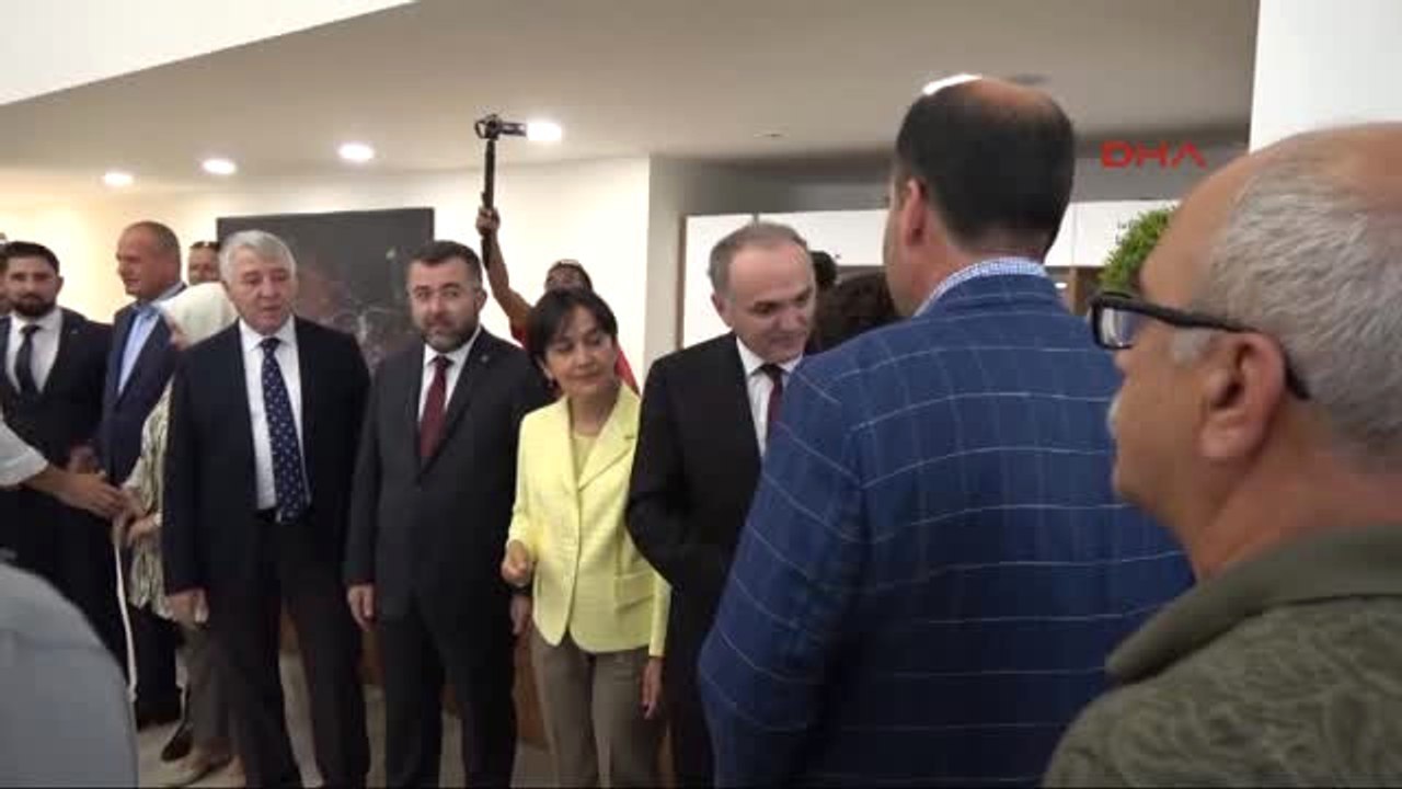 Düzce Bakan Özlü Düzce'de Bayramlaşma Törenine Katıldı