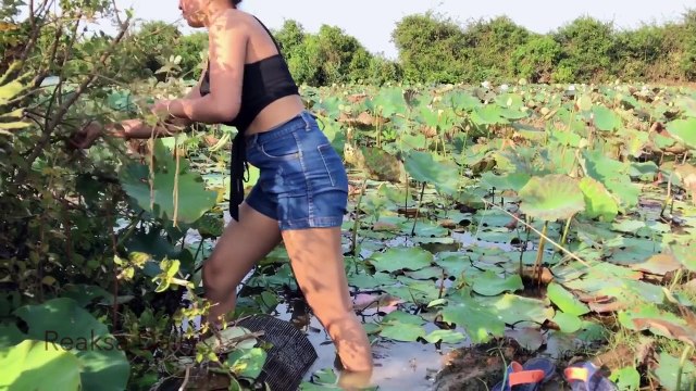 Brave Cute Girl Catch Water Snake Using Snake Trap and Deep Hole