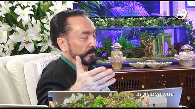 Adnan Oktar ‘Müslümanlıkta dekolte olur mu?’ sorusunu nasıl cevapladı