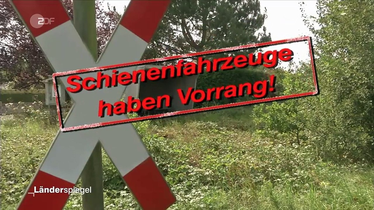 Ländersp-Neues Andreaskreuz an totem Bahngleis-