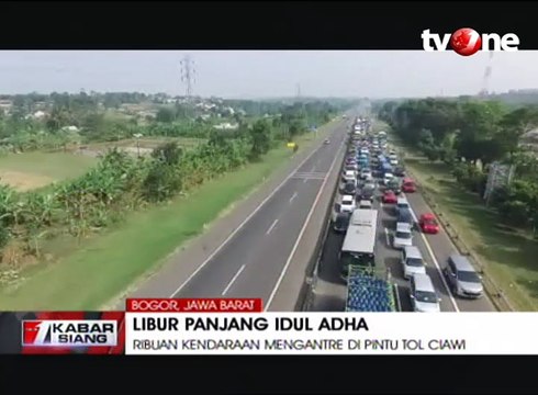 Ribuan Kendaraan Masih Antre Menuju Puncak Bogor