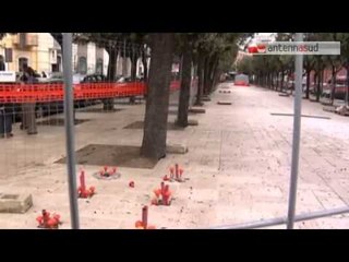 TG 07.10.14 Giardini piazza Massari, alberi non in… linea