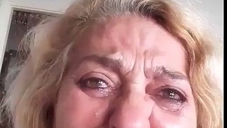 Adalet Mitingine katılamadığı için ağlayan kadın