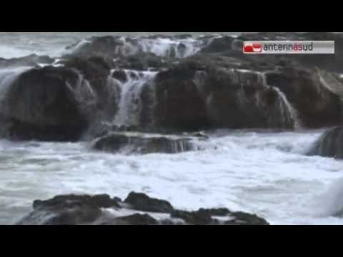 TG 07.11.14 Maltempo: pioggia, vento e mareggiate, chiuse scuole nel Salento