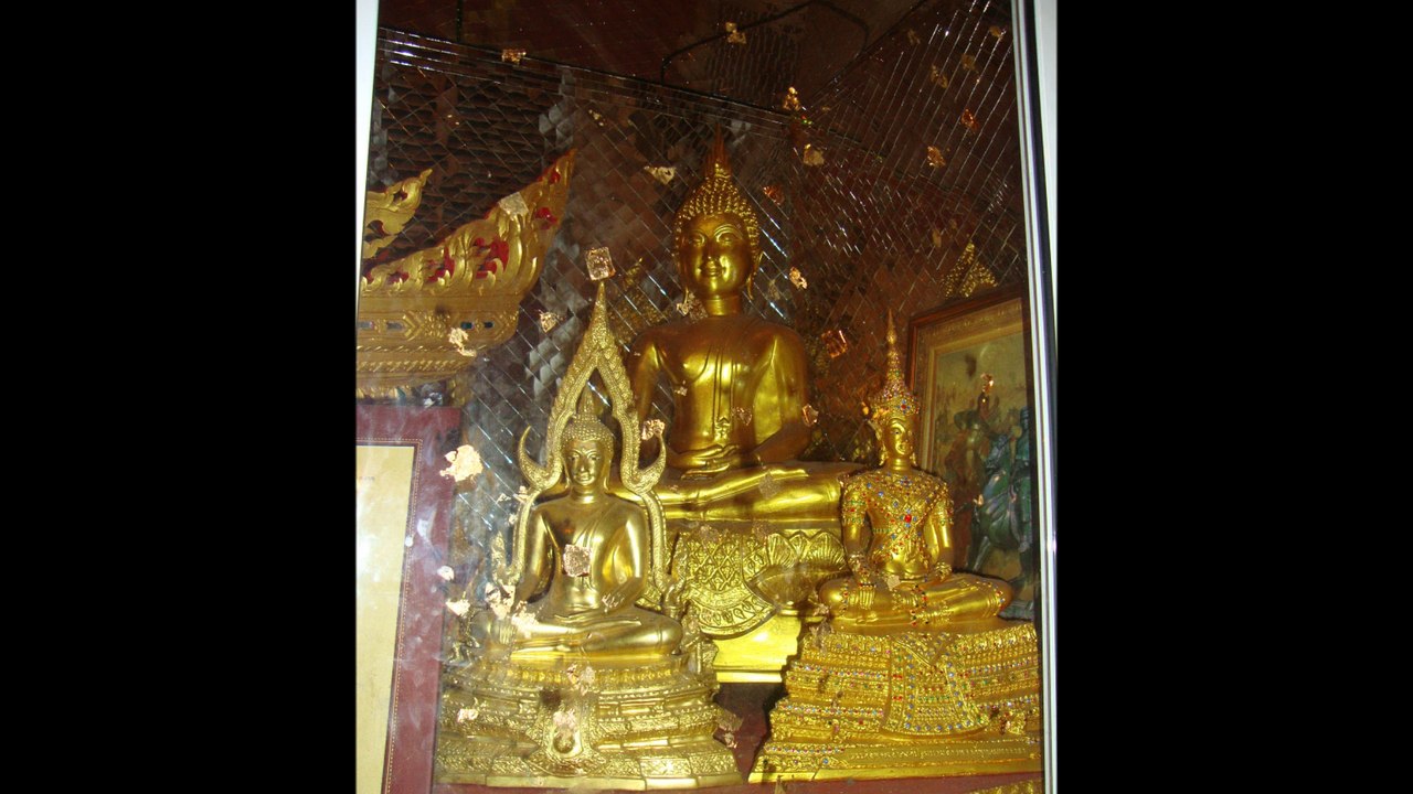 Wat Phu Khao Thong - Ayutthaya, Thailand