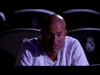 Les larmes de Zinédine Zidane en voyant un reportage sur sa vie