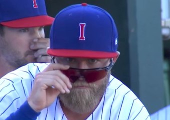 Taylor Davis, le joueur de baseball qui s’amuse à fixer la caméra pendant les matchs