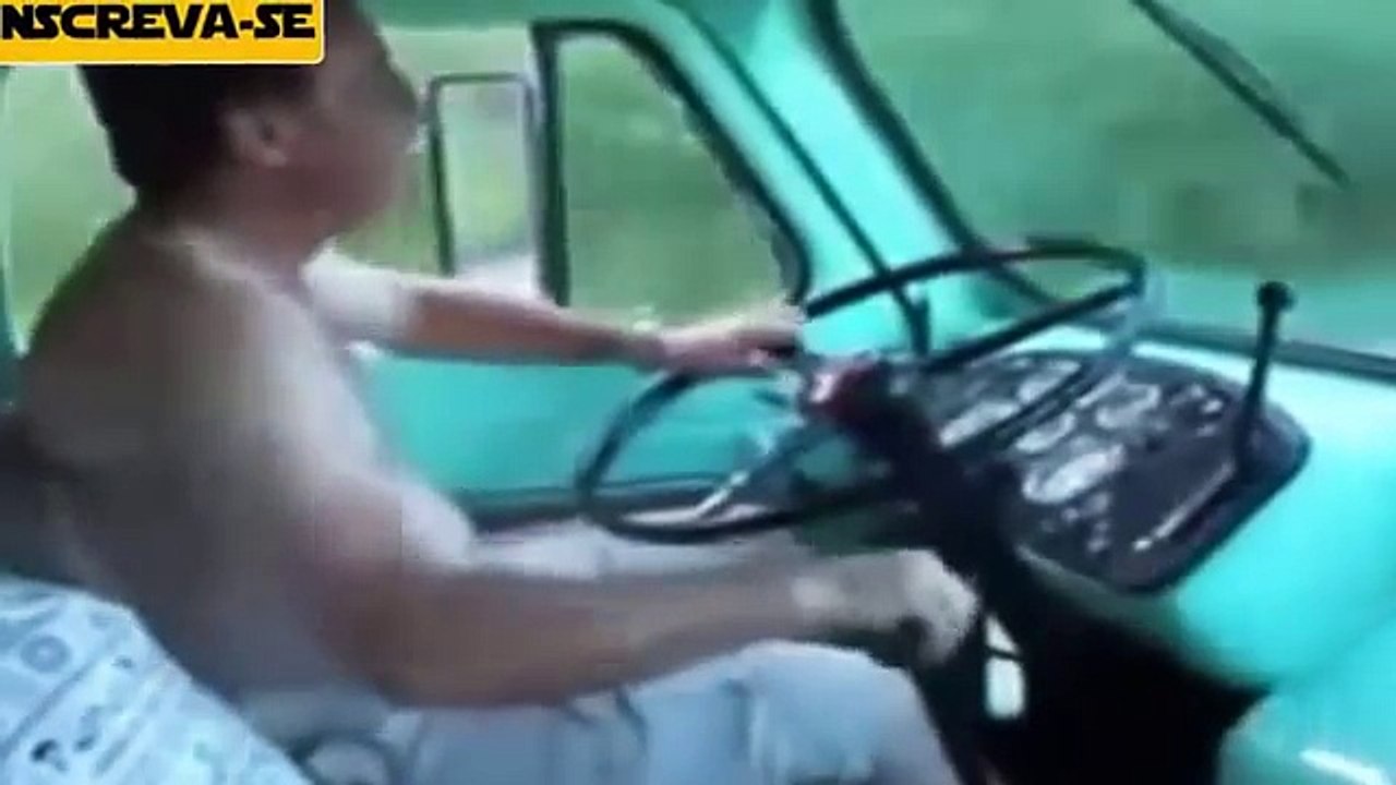 Cruzando marchas em caminhão antigo