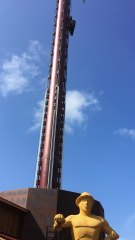 Fraispertuis : la tour de chute Golden Driller