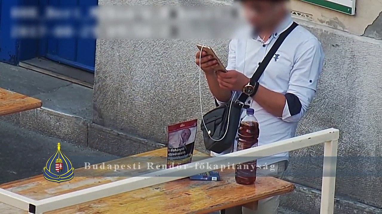 4 suspects se font arrêter en quelques secondes par la police