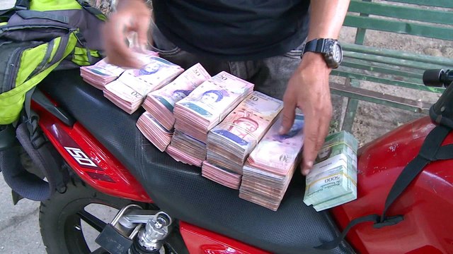 Venezuela crisis worsened by severe cash shortage