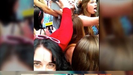 面白い動画 ♡ 存在する中で最も性的に不適切なセルフ？右の瞬間の写真