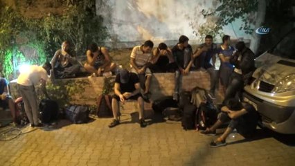 Yunanistan'a Geçmeye Çalışan 24 Mülteci Yakalandı
