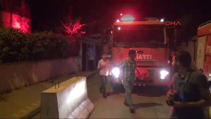 Adımayan'da Ev Yangınında 2 Kişi Dumandan Etkilendi