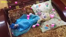 Bebé de Elsa congelado divertido bromista secuestrado vida película superhéroe Elsa vs real