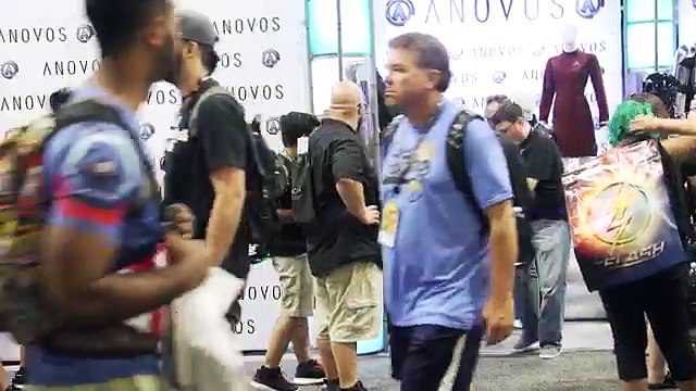 Адам как на дикарь проверенный Kylo ren incognito comic-con 2016