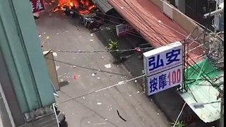 台中西屯區西安路，疑似氣爆引發大火，消防人員正在搶救當中！