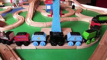 Et pour amis amusement amusement enfants jouer tableau offres jouet Entrainer les trains en bois thomas |