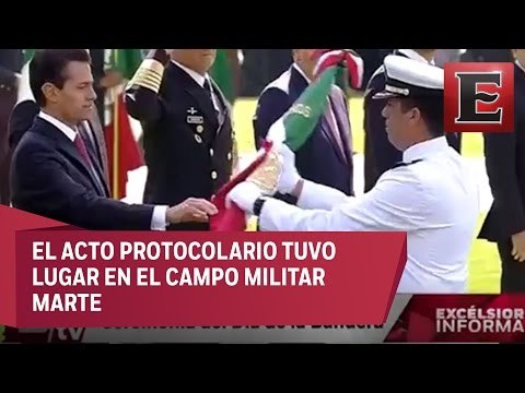 Peña Nieto encabeza ceremonia por Día de la Bandera