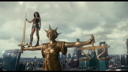 Trailer final de Liga de la Justicia en español