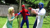 İskelet Man vs Batgirl! Spiderman, Dondurulmuş Elsa, Pembe Spidergirl Superhero Fun w /!