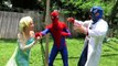 İskelet Man vs Batgirl! Spiderman, Dondurulmuş Elsa, Pembe Spidergirl Superhero Fun w /!