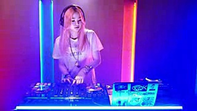 Cover DJ SODA!! EING of Rose Quartz(Thai Girl Group) DJ Performance Live vol.2