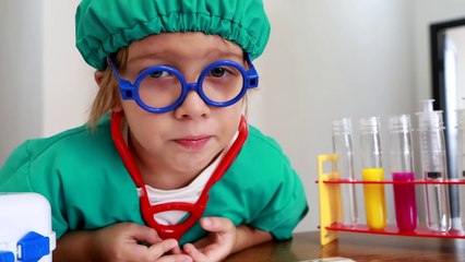 Играем в доктора Беби Борн какает Укол цветной слизью 16 серия Смешное видео про бабушку.