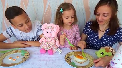 ОБЫЧНАЯ ЕДА против МАРМЕЛАДА ЧЕЛЛЕНДЖ ЖЕСТЬ Глаза Язык Лапы пробуем с My little Nastya и Сашкой