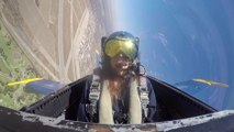 La journaliste Christina Pascucci s'évanouit en se prenant 7,5G au cours d'un vol à bord d'un avion des Blue Angels de l