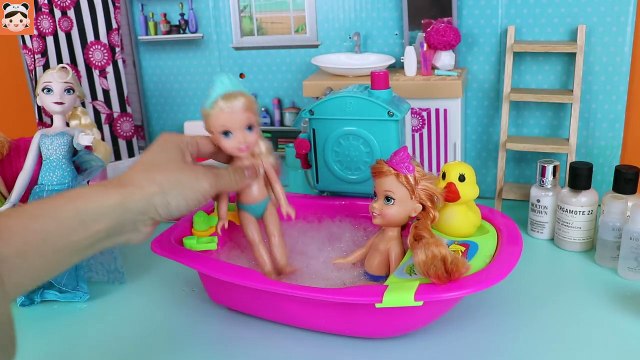 겨울왕국 엘사 목욕 놀이 ! 수영장 화장실 만들기 고치기 소꿉놀이 인형놀이 엄마 장난감 놀이 아기 인형 어린이 만화 디즈니 공주 동화 애니메이션 Elsa | 보라미TV Borami