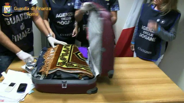Sequestrati all'aeroporto di Fiumicino oltre 11 kg di eroina. In manette narcotrafficante