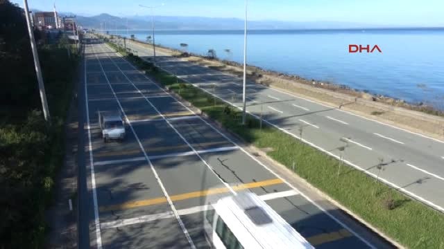 Trabzon Karadeniz Sahil Yolu Çatlıyor