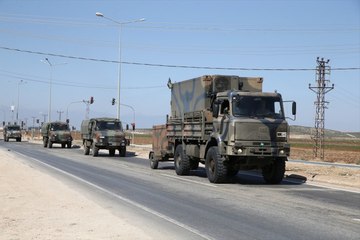 Mehmetçik Sınırda! Hoparlörlerden İstiklal Marşı ve Çanakkale Türküleri Yükseliyor