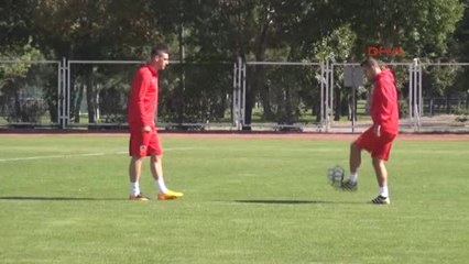 Sumudica "A Milli Takım Baskı Altında Oynadı"