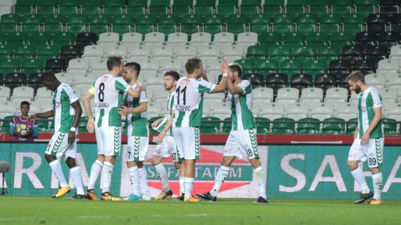 Konyaspor'da Yardımcı Antrenör Hüseyin Çimşir İstifa Etti